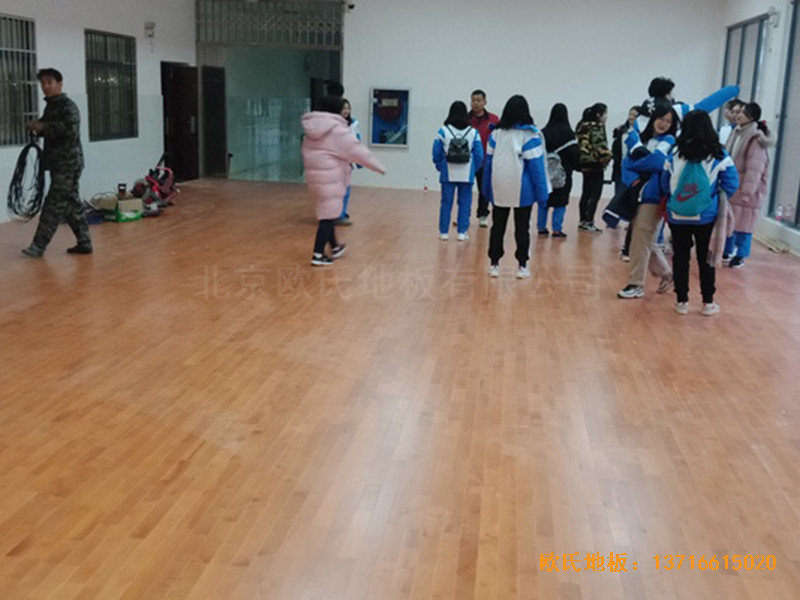 ���Ϻ���Fһ���\(y��n)���^�w��ľ�ذ���b����4