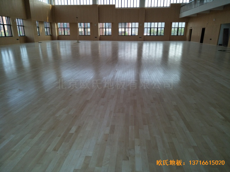 �Ϻ��ɽ��^(q��)�ܱ��W(xu��)У�\���^�\��ľ�ذ���O(sh��)����5