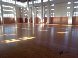 較好的運(yùn)動(dòng)木地板很滑怎么辦